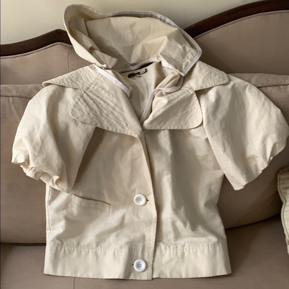 Saks Fifth Avenue Cream / gold short sleeves hooded removable jacket